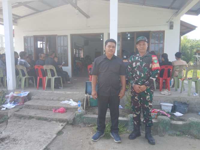 Babinsa Serda Hendra Kardi Amankan Ibadah Jumat Agung dan Perayaan Paskah di HKBP Betlehem Pulau Burung