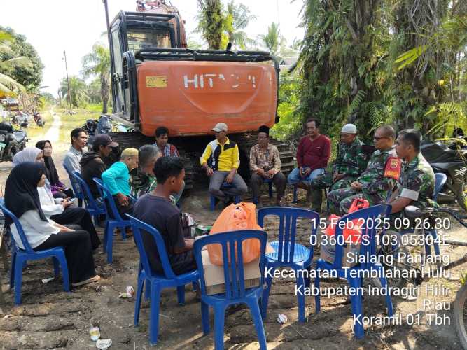 Danramil 01/Tembilahan Pimpin Doa Bersama Awali TMMD dan OPLA di Desa Sialang Panjang