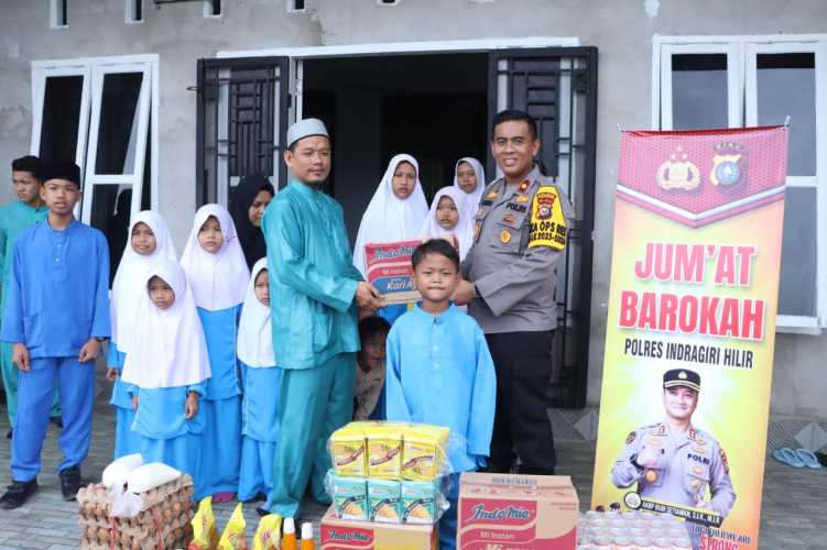 Jumat Barokah, Wakapolres Inhil Berikan Nutrisi dan Asupan Gizi yang Cukup Bagi Anak Panti Asuhan