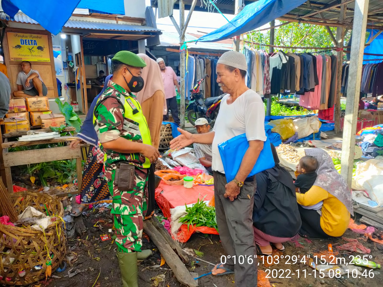 Serda Candra Bastian  Menjalin Keakraban dengan Pedagang Pasar