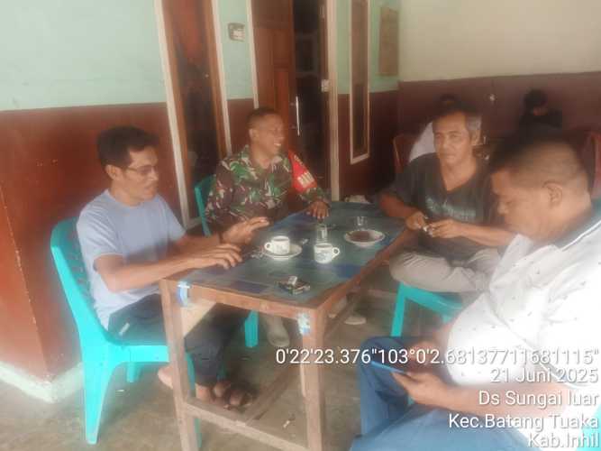Babinsa Koramil 12/Batang Tuaka Kodim 0314/Inhil Gencarkan Sosialisasi Anti Narkoba di Desa Sungai Luar