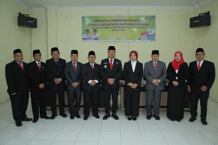Wakil Bupati Lantik 2 Pejabat di Disdukcapil Kabupaten Asahan