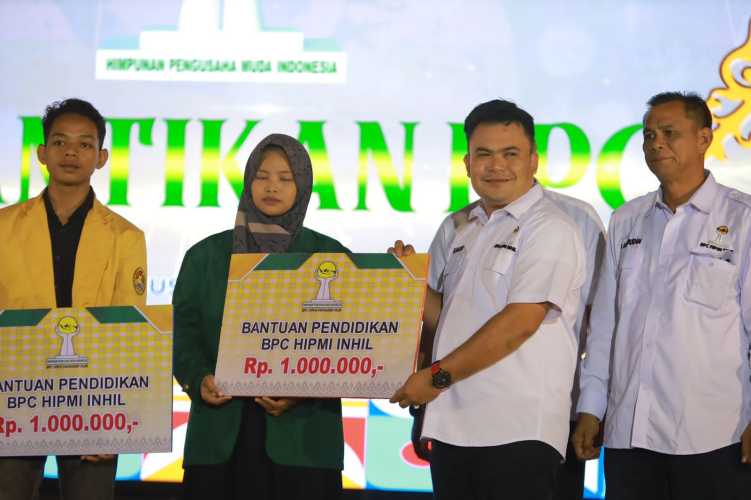 Gelar Pelantikan, BPC Hipmi Inhil Beri Bantuan Pendidikan bagi Mahasiswa