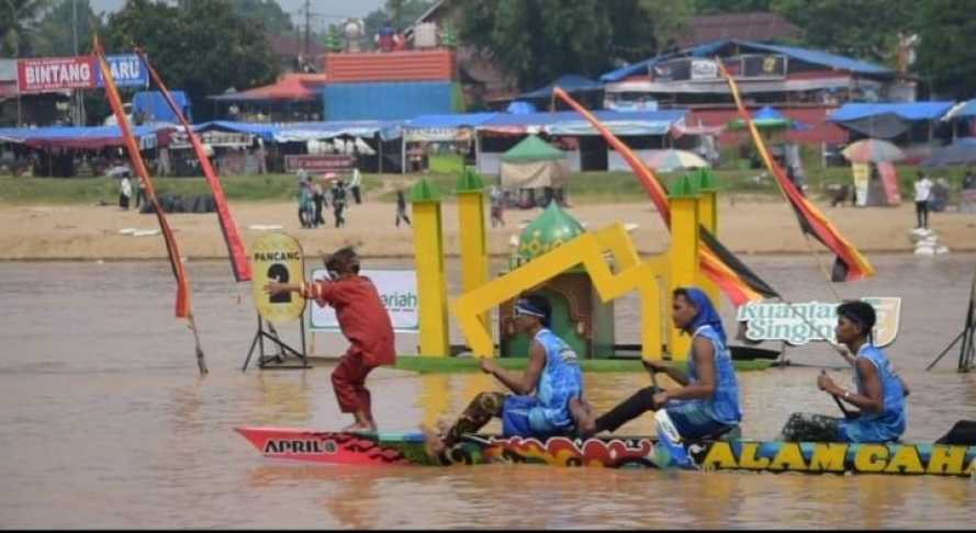 Jalur Alam Cahayo Juara Pacu Jalur 2026