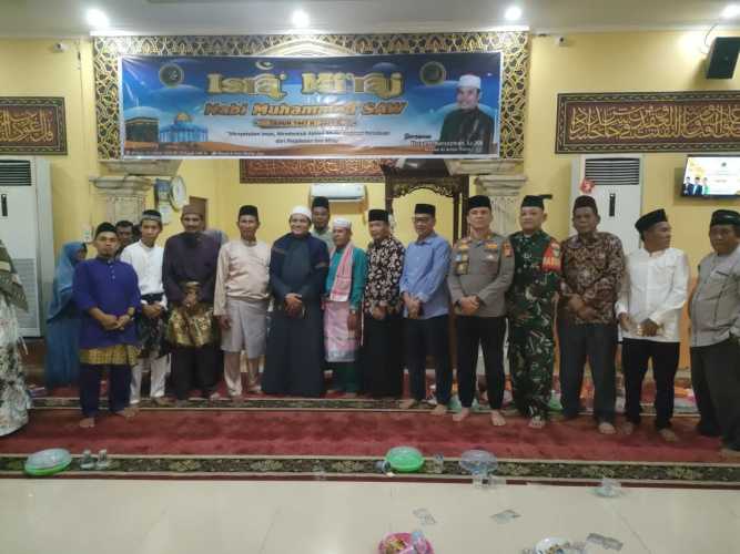 Kapolsek Pulau Burung Dampingi Wabup Inhil Safari Religi, Peringatan Isra Mi’raj Jadi Momentum Perkuat Iman dan Kamtibmas