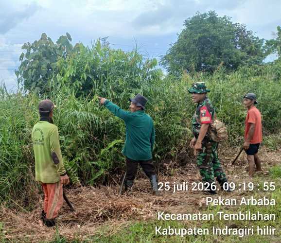 Babinsa Koramil 01/Tembilahan Gelar Patroli dan Koordinasi Tapal Batas di Pekan Arba