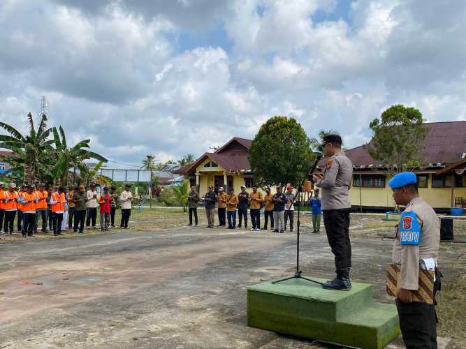 Polsek Pelangiran Gelar Apel Kesiapsiagaan Karhutla, Kapolsek Tekankan Sinergi dan Pencegahan