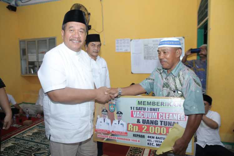 Bupati Asahan Kunjungi Masjid Baiturahman