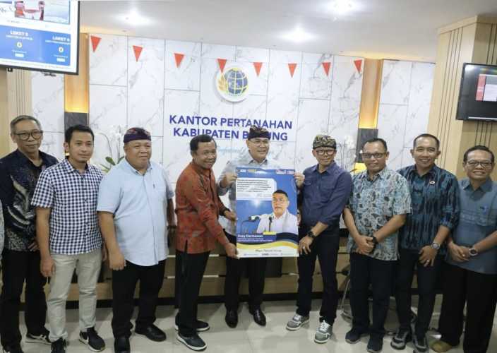 Wakil Menteri ATR/Waka BPN Tinjau Pelayanan Akhir Pekan di Kantah Kabupaten Badung