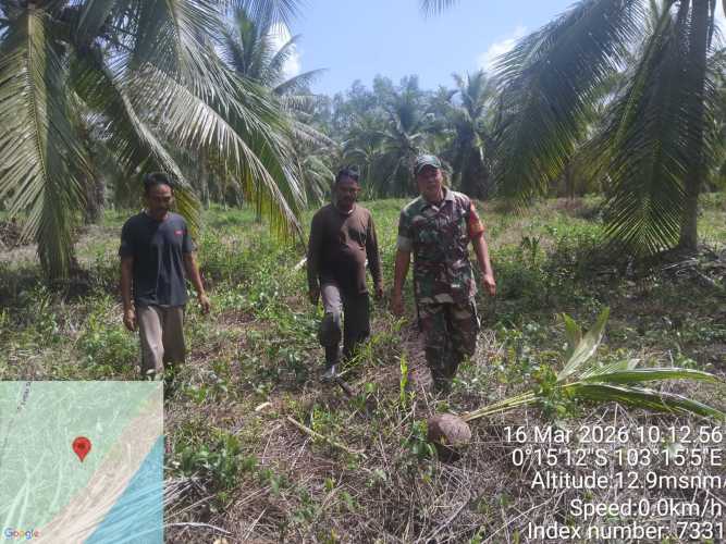 Babinsa Sungai Piring Prioritaskan Patroli Tapal Batas untuk Cegah Karhutla