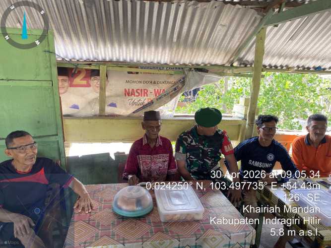 Babinsa Mandah Pererat Silaturahmi Jelang Mayday Melalui Komsos Intensif