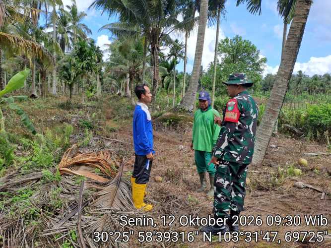 Babinsa Pulau Burung Perkuat Jejaring Penanganan Karhutla Terpadu Lewat Patroli Dialogis di Teluk Nibung