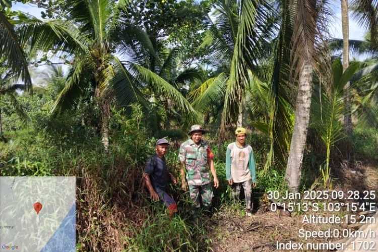 Mencegah Resiko Karhutlah, Babinsa Sungai Piring Efektifkan Patroli Mobile