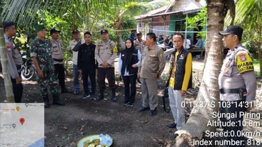 Personil Koramil Batang Tuaka Melaksanakan  Pengamanan Kampanye Paslon Bupati Inhil di Desa Sungai Dusun